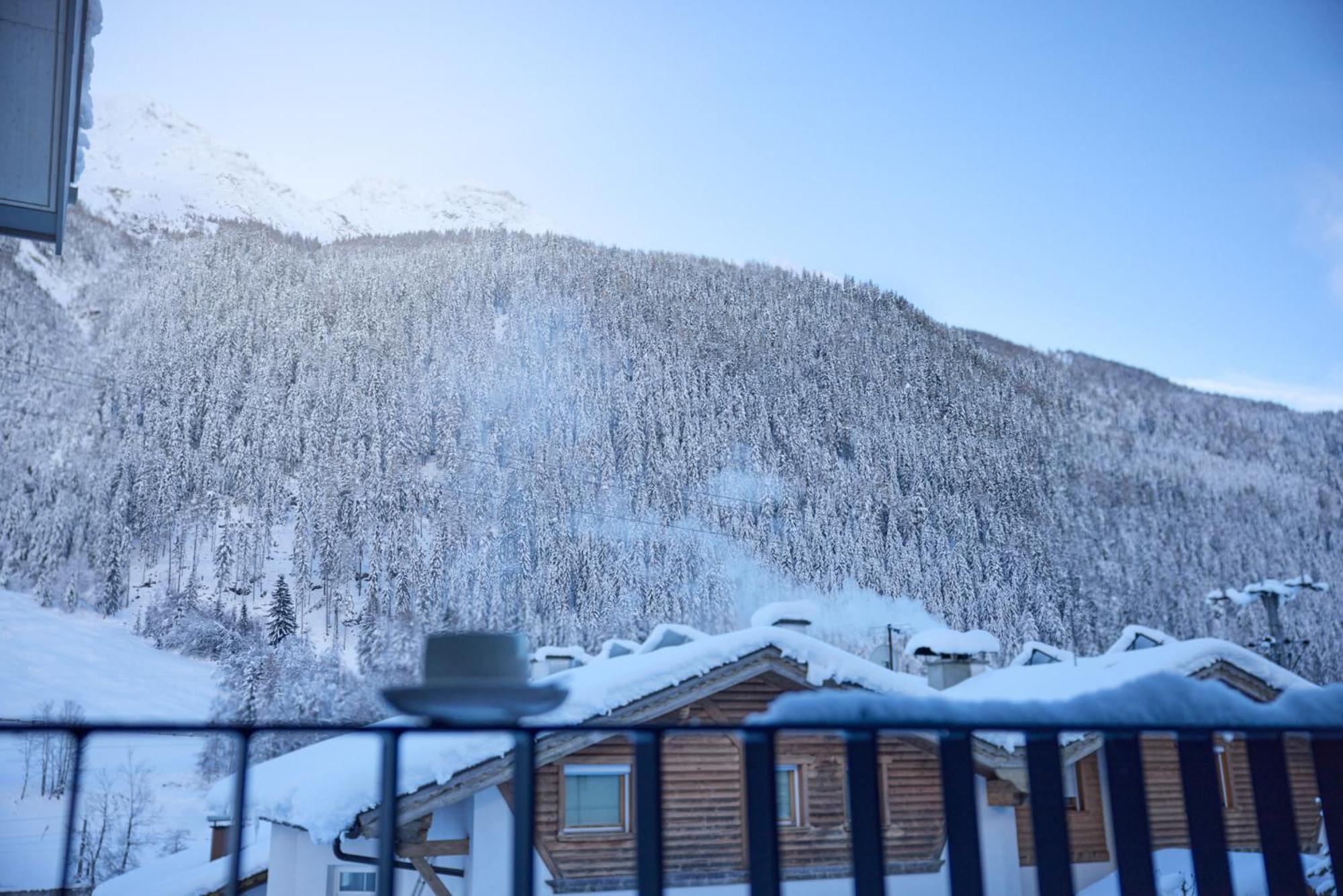 Apart Galeon Pettneu am Arlberg Exteriör bild